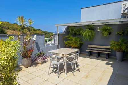 Apartamento à venda com 117m², 3 quartos e 2 vagas Apartamento à venda com 117m², 3 quartos e 2 vagasCobertura