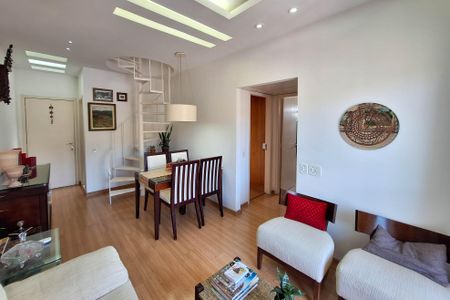 Apartamento à venda com 117m², 3 quartos e 2 vagas Apartamento à venda com 117m², 3 quartos e 2 vagasSala