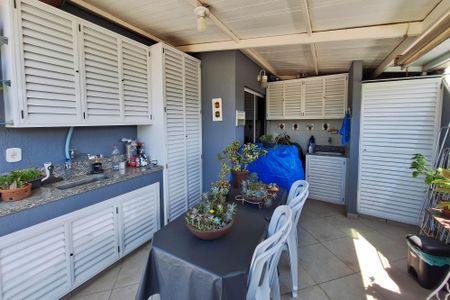 Apartamento à venda com 117m², 3 quartos e 2 vagas Apartamento à venda com 117m², 3 quartos e 2 vagasÁrea de Serviço