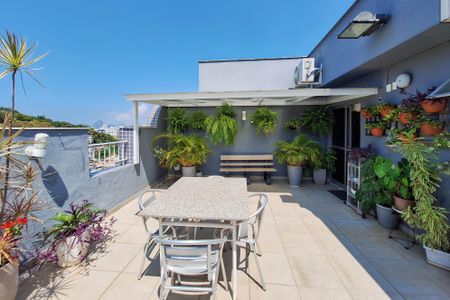 Apartamento à venda com 117m², 3 quartos e 2 vagas Apartamento à venda com 117m², 3 quartos e 2 vagasCobertura