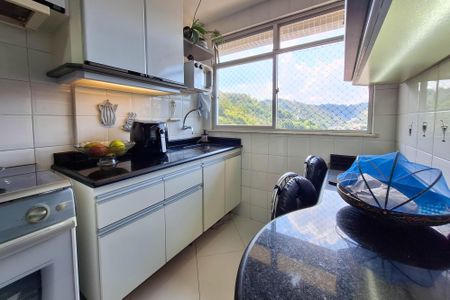 Apartamento à venda com 117m², 3 quartos e 2 vagas Apartamento à venda com 117m², 3 quartos e 2 vagasCozinha