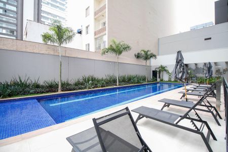 Studio à venda com 30m², 1 quarto e sem vaga Studio à venda com 30m², 1 quarto e sem vagaÁrea Comum - Piscina