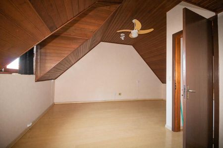 Casa de condomínio à venda com 102m², 2 quartos e 1 vaga Casa de condomínio à venda com 102m², 2 quartos e 1 vagaSotão