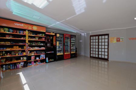 Apartamento à venda com 82m², 2 quartos e 1 vaga Apartamento à venda com 82m², 2 quartos e 1 vagaÁrea comum - Mini-mercado