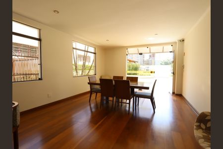 Apartamento à venda com 213m², 4 quartos e 2 vagasÁrea comum - Salão de festas