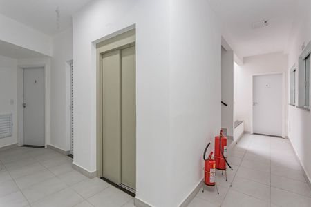 Apartamento à venda com 34m², 2 quartos e sem vagaÁrea comum