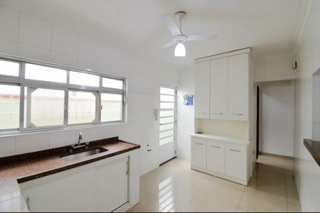 Casa à venda com 174m², 4 quartos e 2 vagasCozinha