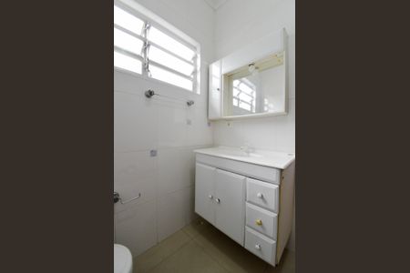 Casa à venda com 174m², 4 quartos e 2 vagasBanheiro Social