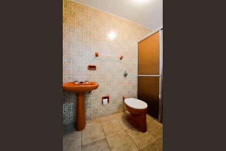 Casa à venda com 174m², 4 quartos e 2 vagasBanheiro de serviço