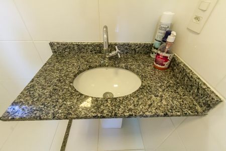 Apartamento à venda com 70m², 3 quartos e 2 vagasBanheiro Social