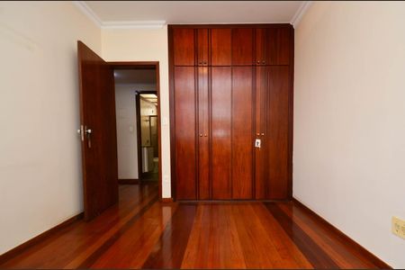 Apartamento à venda com 130m², 4 quartos e 2 vagasQuarto1