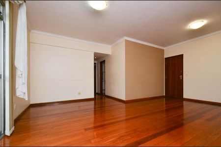 Apartamento à venda com 130m², 4 quartos e 2 vagasSala
