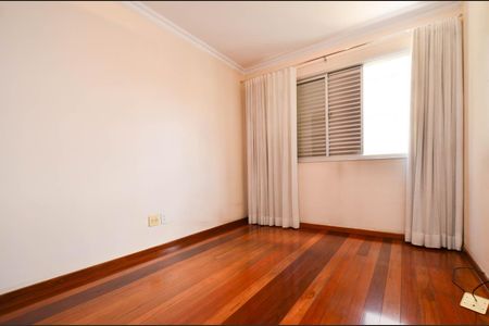 Apartamento à venda com 130m², 4 quartos e 2 vagasQuarto1
