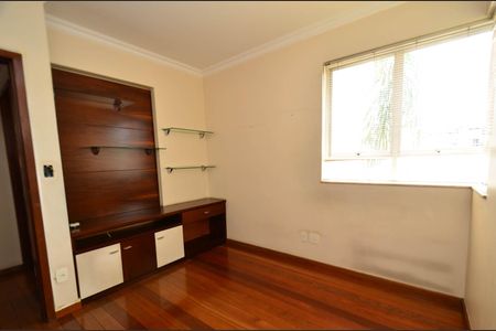 Apartamento à venda com 130m², 4 quartos e 2 vagasQuarto3