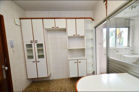Apartamento à venda com 130m², 4 quartos e 2 vagasCozinha