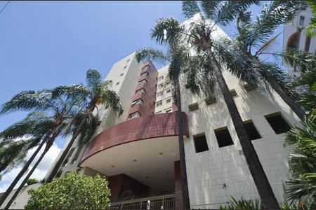 Apartamento à venda com 130m², 4 quartos e 2 vagasFachada