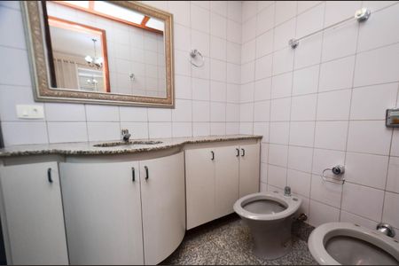 Apartamento à venda com 130m², 4 quartos e 2 vagasBanheiro suite