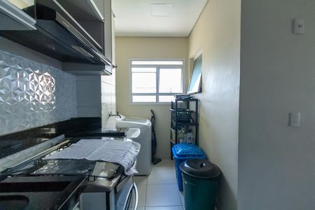 Apartamento à venda com 70m², 3 quartos e 2 vagas Apartamento à venda com 70m², 3 quartos e 2 vagasCozinha e Área de Serviço