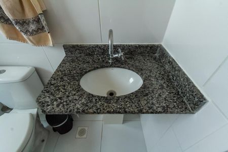 Apartamento à venda com 70m², 3 quartos e 2 vagas Apartamento à venda com 70m², 3 quartos e 2 vagasBanheiro da Suíte