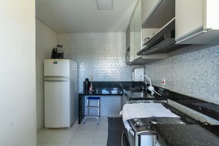 Apartamento à venda com 70m², 3 quartos e 2 vagas Apartamento à venda com 70m², 3 quartos e 2 vagasCozinha e Área de Serviço