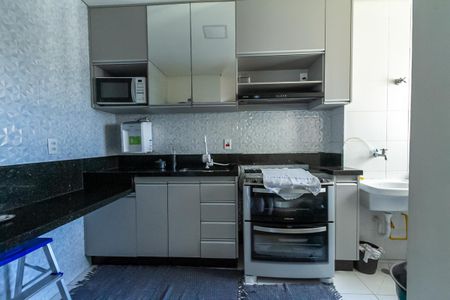 Apartamento à venda com 70m², 3 quartos e 2 vagas Apartamento à venda com 70m², 3 quartos e 2 vagasCozinha e Área de Serviço