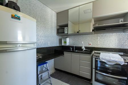 Apartamento à venda com 70m², 3 quartos e 2 vagas Apartamento à venda com 70m², 3 quartos e 2 vagasCozinha e Área de Serviço