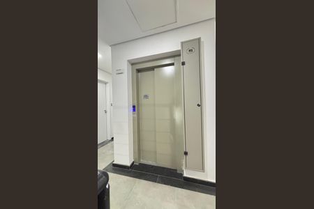 Apartamento à venda com 106m², 2 quartos e 2 vagasElevador
