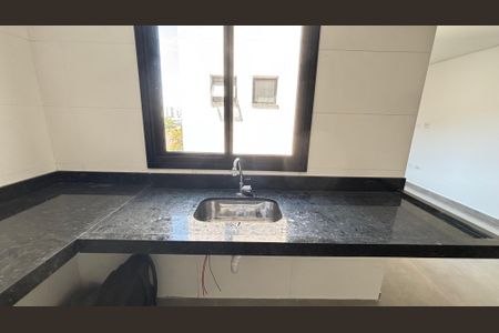 Apartamento à venda com 106m², 2 quartos e 2 vagasCozinha