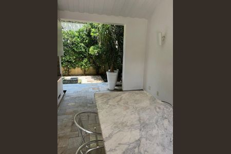 Casa à venda com 436m², 4 quartos e 4 vagas