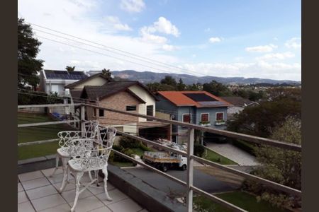 Casa de condomínio à venda com 394m², 4 quartos e 6 vagas