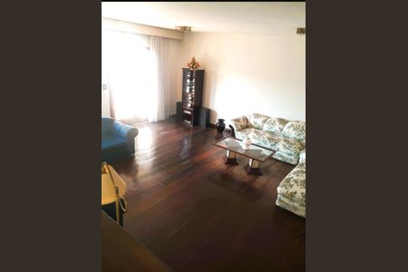 Casa de condomínio à venda com 394m², 4 quartos e 6 vagas