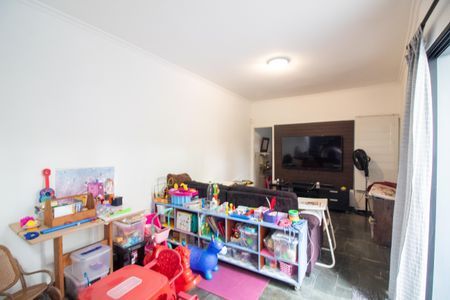 Casa à venda com 320m², 4 quartos e 4 vagas Casa à venda com 320m², 4 quartos e 4 vagasSala de TV