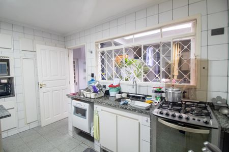 Casa à venda com 320m², 4 quartos e 4 vagas Casa à venda com 320m², 4 quartos e 4 vagasCozinha