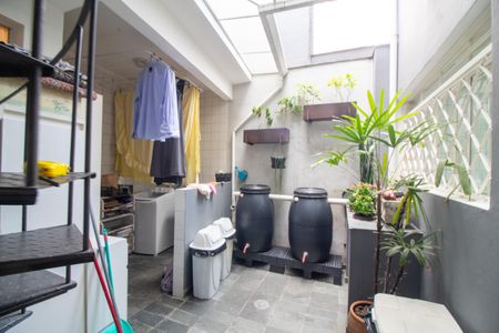 Casa à venda com 320m², 4 quartos e 4 vagas Casa à venda com 320m², 4 quartos e 4 vagasÁrea de Serviço