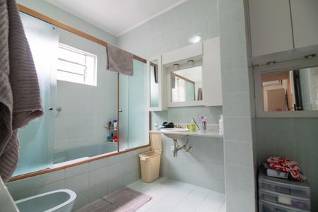 Casa à venda com 320m², 4 quartos e 4 vagas Casa à venda com 320m², 4 quartos e 4 vagasBanheiro da Suíte