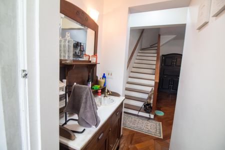 Casa à venda com 320m², 4 quartos e 4 vagas Casa à venda com 320m², 4 quartos e 4 vagasLavabo 1