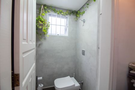 Casa à venda com 320m², 4 quartos e 4 vagas Casa à venda com 320m², 4 quartos e 4 vagasLavabo 1