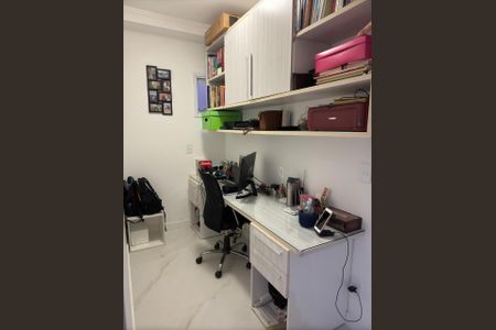 Apartamento à venda com 125m², 3 quartos e 3 vagas Apartamento à venda com 125m², 3 quartos e 3 vagasEscritório