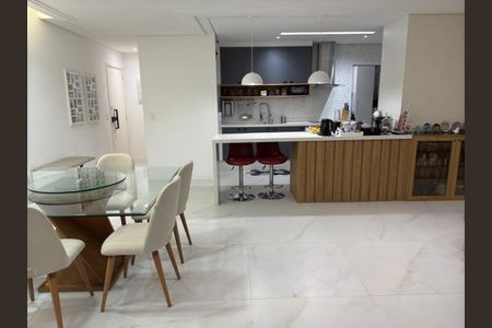 Apartamento à venda com 125m², 3 quartos e 3 vagas Apartamento à venda com 125m², 3 quartos e 3 vagasSala