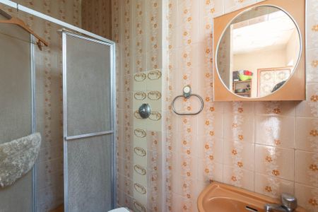 Casa à venda com 200m², 5 quartos e 1 vagaBanheiro de serviço