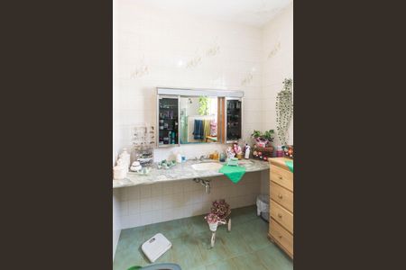 Casa à venda com 200m², 5 quartos e 1 vagaBanheiro 1