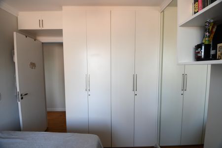Apartamento à venda com 70m², 3 quartos e 2 vagasQuarto 2 - Armários