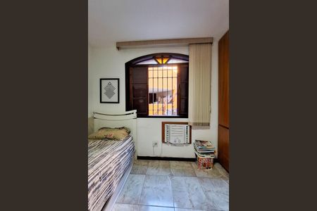 Casa à venda com 198m², 3 quartos e 3 vagas Casa à venda com 198m², 3 quartos e 3 vagasQuarto 1