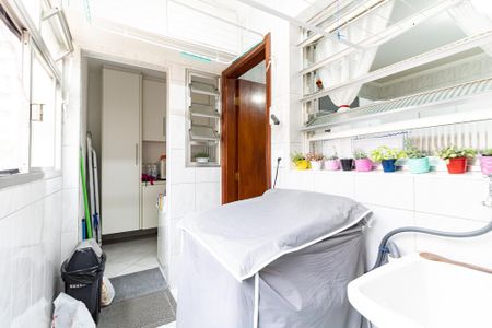 Apartamento à venda com 80m², 2 quartos e 1 vaga Apartamento à venda com 80m², 2 quartos e 1 vagaLavanderia