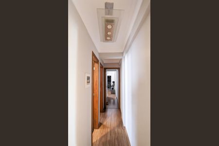 Apartamento à venda com 145m², 4 quartos e 3 vagas Apartamento à venda com 145m², 4 quartos e 3 vagasCorredor