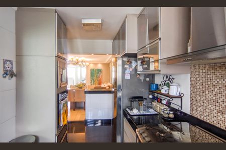Apartamento à venda com 145m², 4 quartos e 3 vagas Apartamento à venda com 145m², 4 quartos e 3 vagasCozinha