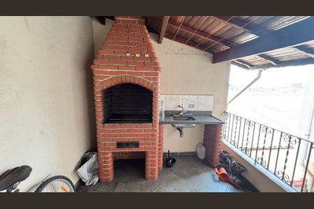 Casa à venda com 221m², 3 quartos e 2 vagas Casa à venda com 221m², 3 quartos e 2 vagasChurrasqueira