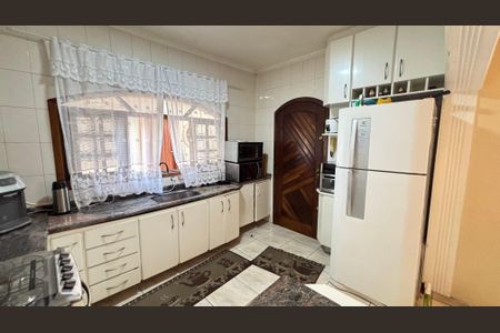 Casa à venda com 221m², 3 quartos e 2 vagas Casa à venda com 221m², 3 quartos e 2 vagasCozinha