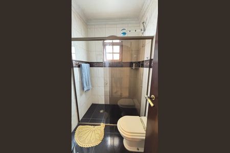 Casa à venda com 221m², 3 quartos e 2 vagas Casa à venda com 221m², 3 quartos e 2 vagasBanheiro