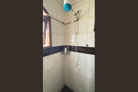 Casa à venda com 221m², 3 quartos e 2 vagas Casa à venda com 221m², 3 quartos e 2 vagasBanheiro